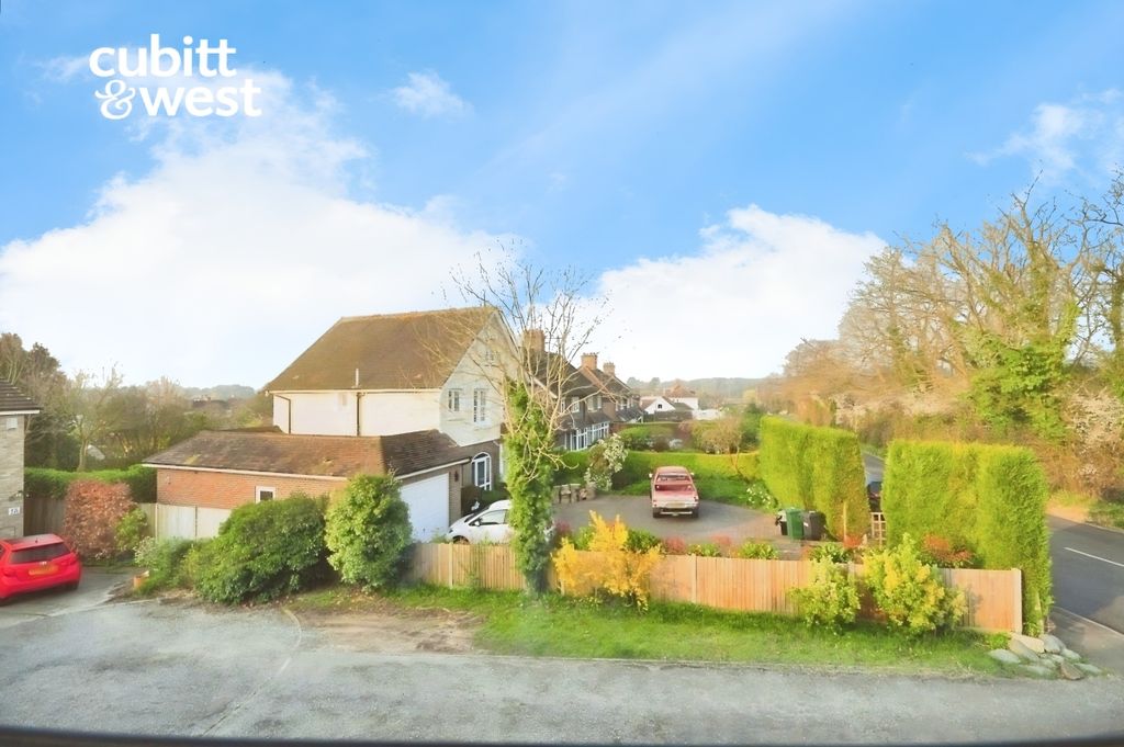 Property photo 2 of 9 840Aad6F-5