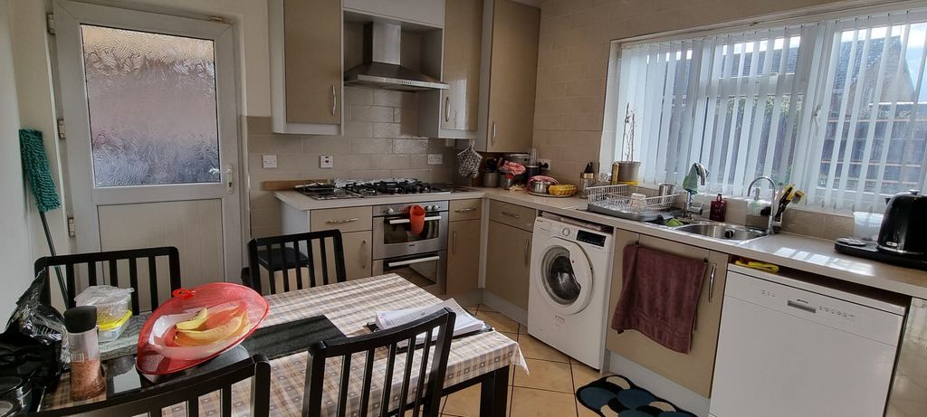 Property photo 3 of 9 Photograph 3