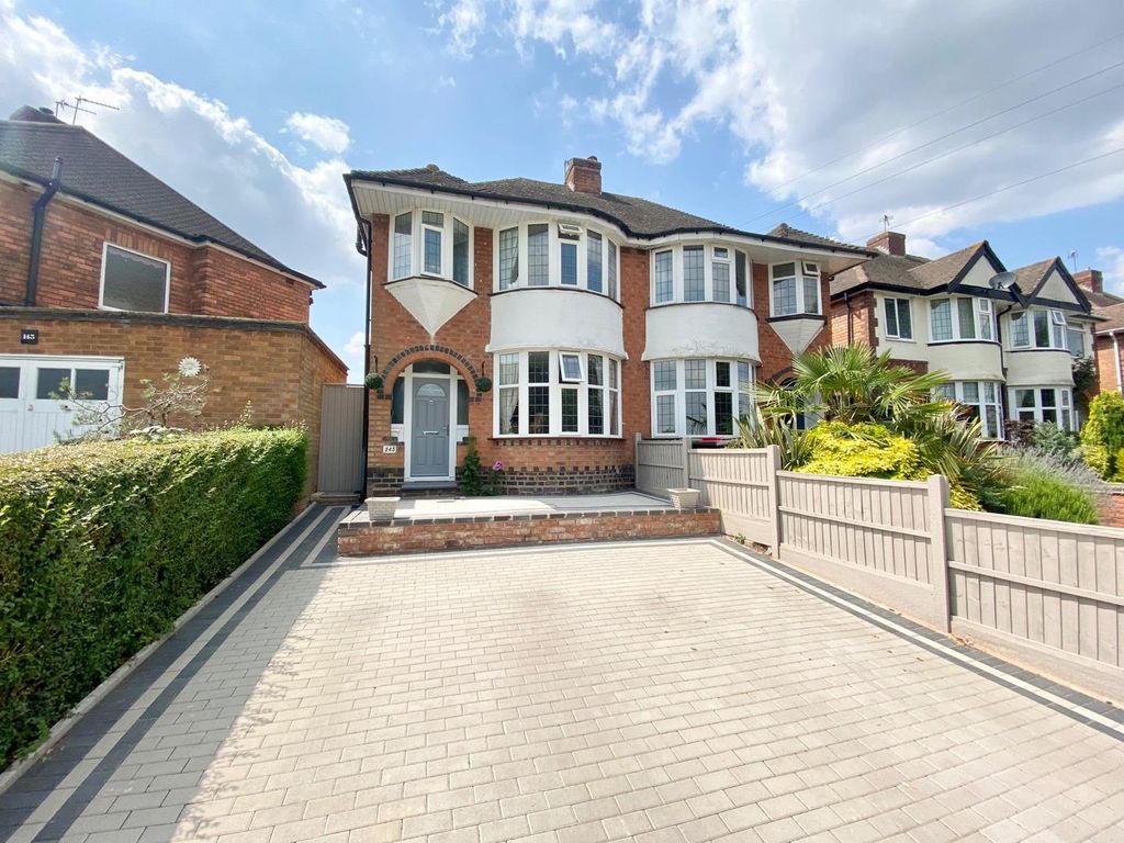 Property photo 1 of 9 Approach