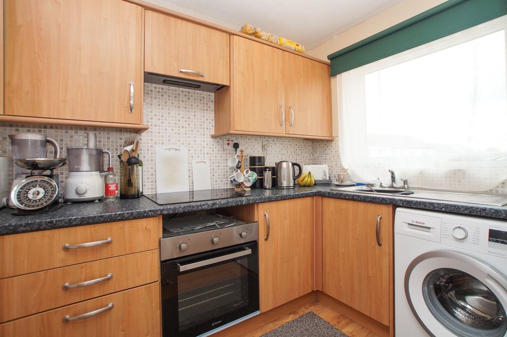 Property photo 3 of 16 Kitchen