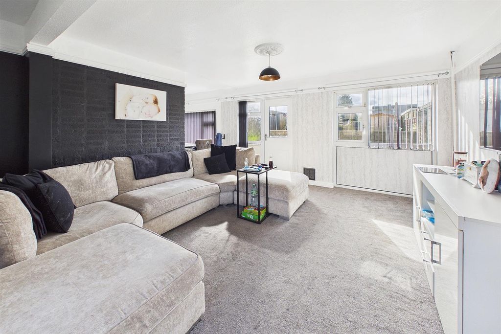 Property photo 3 of 10 Cam03736G0-Pr0245-Still010.Jpg