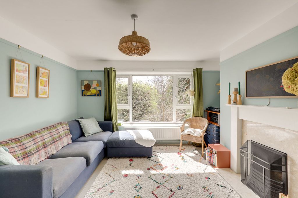 Property photo 1 of 21