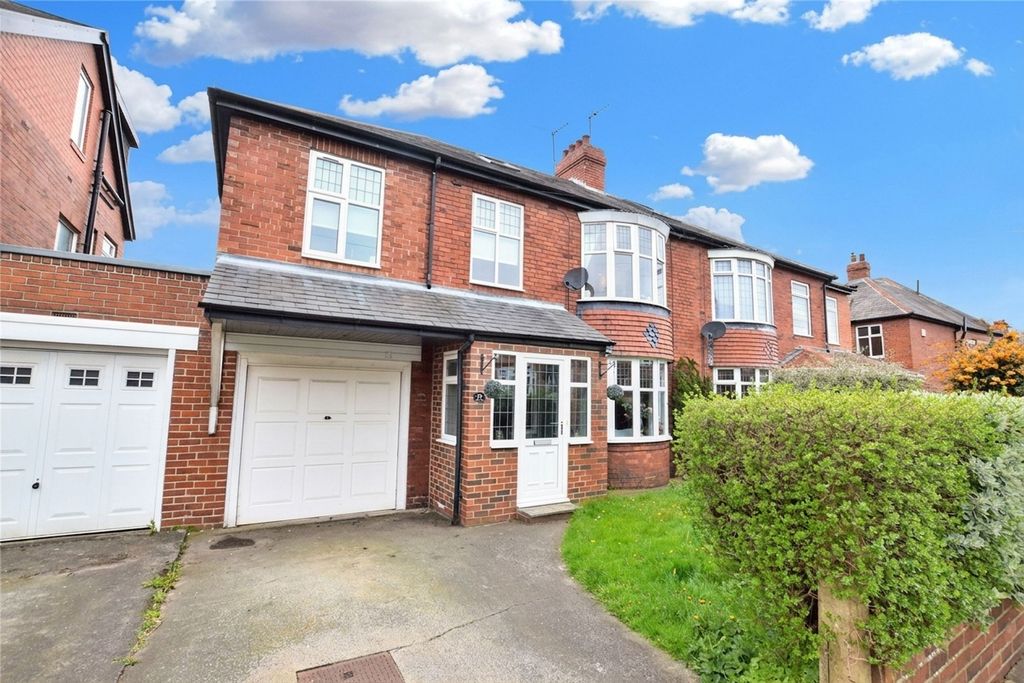 Property photo 1 of 14 External