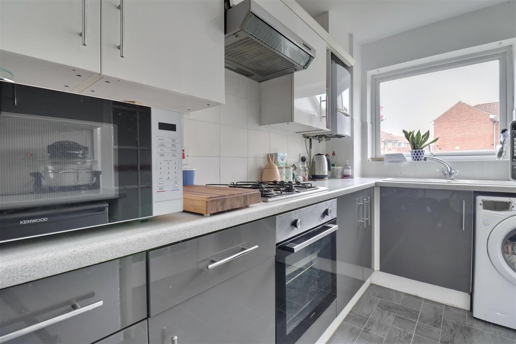 Property photo 2 of 15 Kitchen