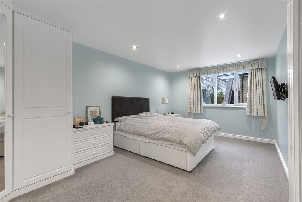 Additional image 11 of 4 bed detached house for saleBen Rhydding Road, Ilkley LS29