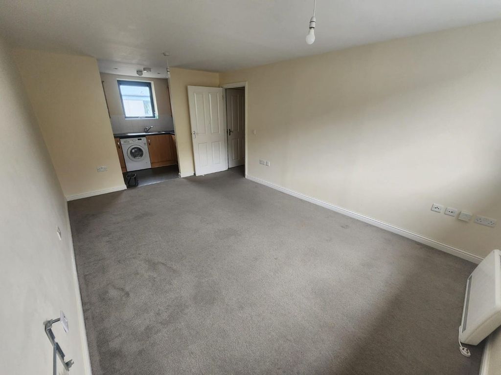 Property photo 2 of 14 Whatsapp Image 2026-08-13 At 10.35.16 Pm.Jpeg