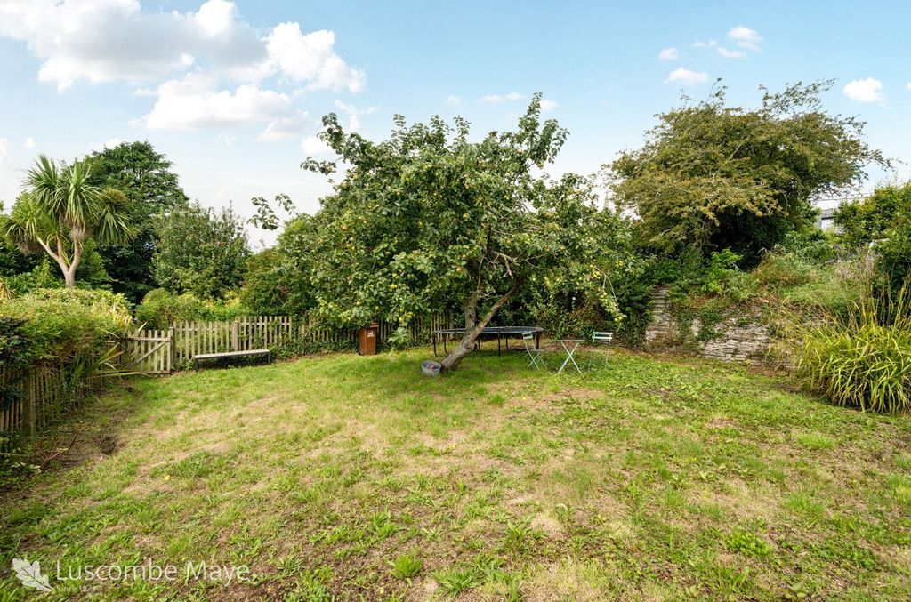 Property photo 2 of 13