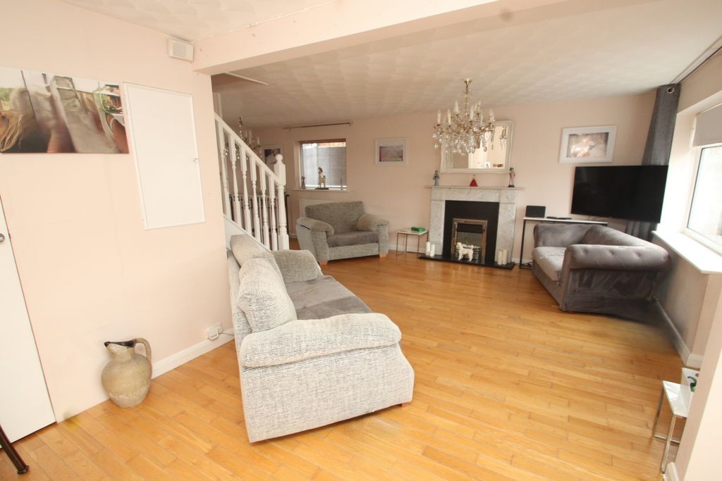 Property photo 3 of 20 Photo 25