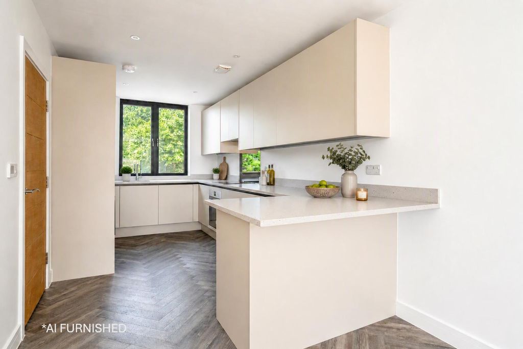 Property photo 3 of 19 Kitchen
