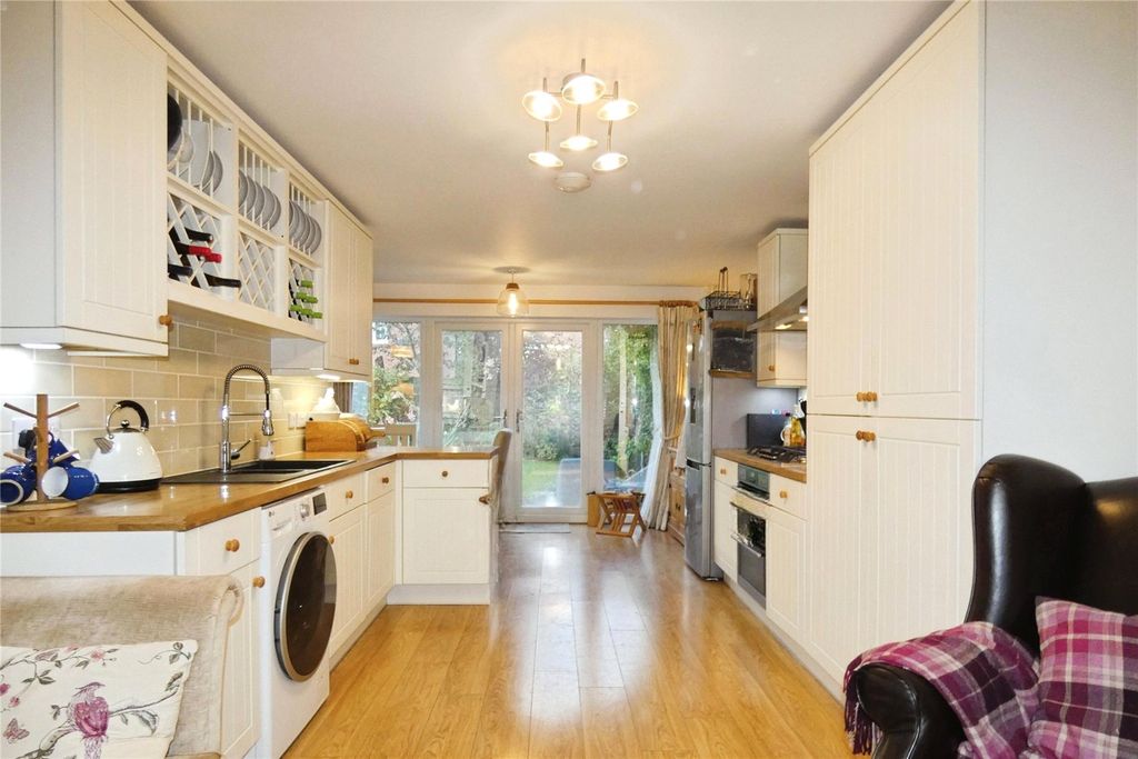 Property photo 2 of 15 Kitchen/Living/Diner