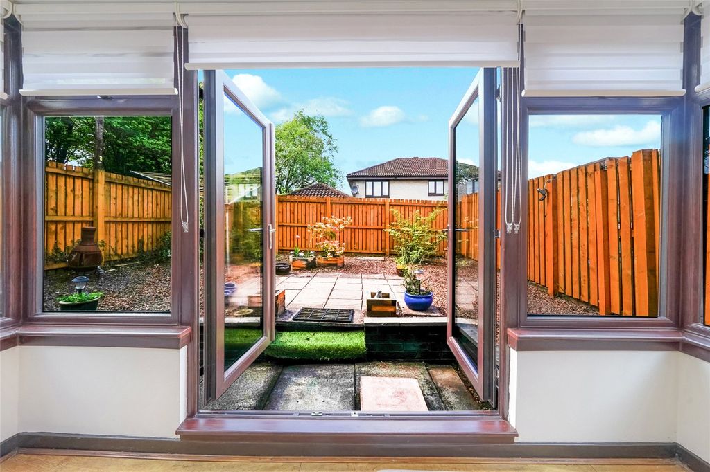 Property photo 3 of 21 Rear Doors