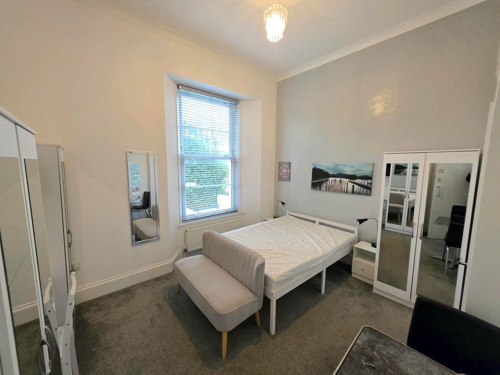 Property photo 3 of 6 Image