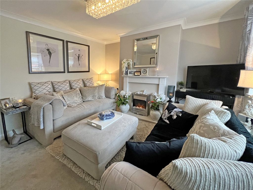 Property photo 2 of 22 Picture No. 16