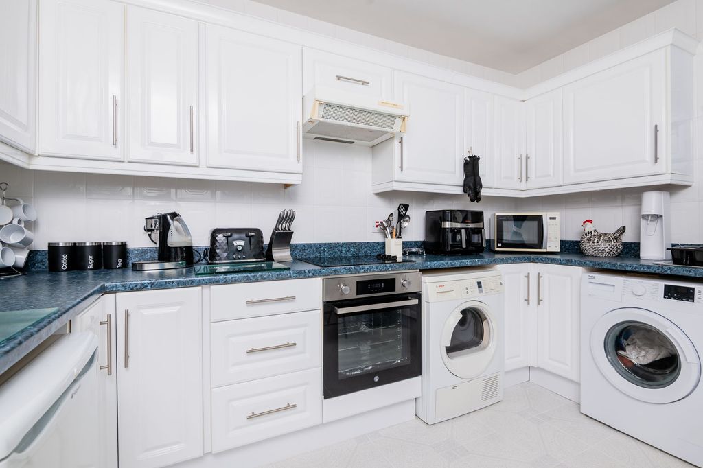 Property photo 3 of 36 Kitchen