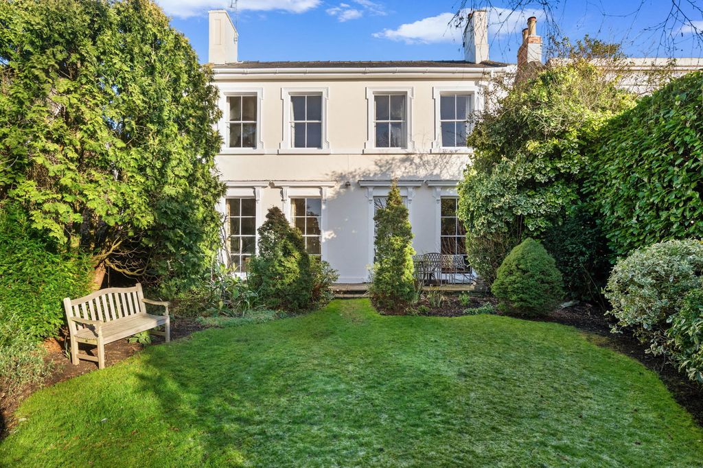 Property photo 1 of 33