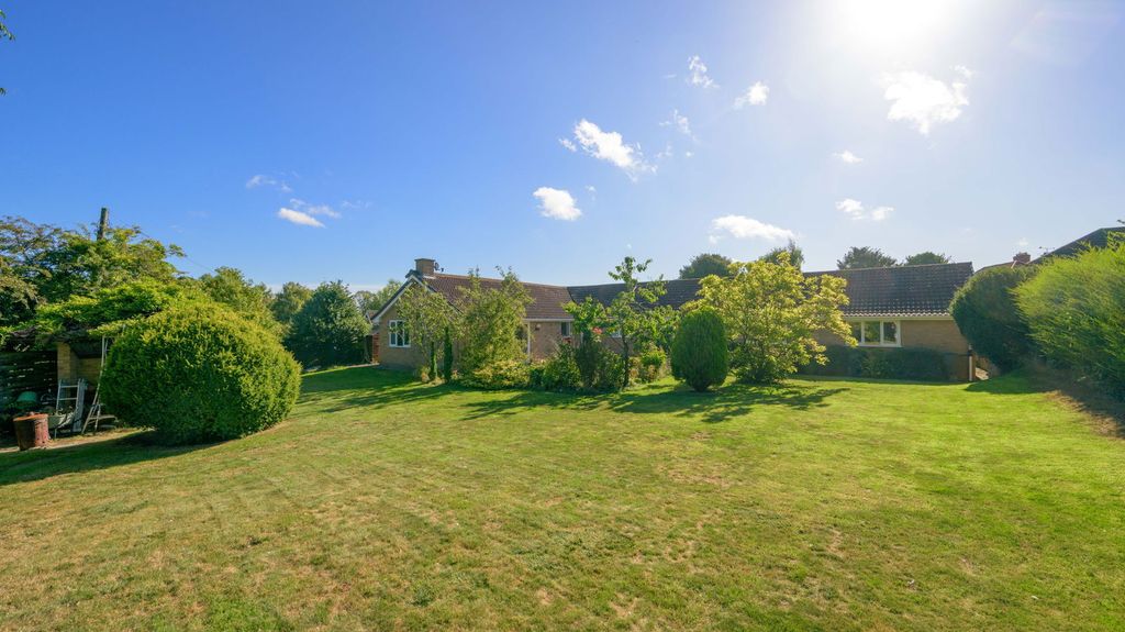 Property photo 2 of 32