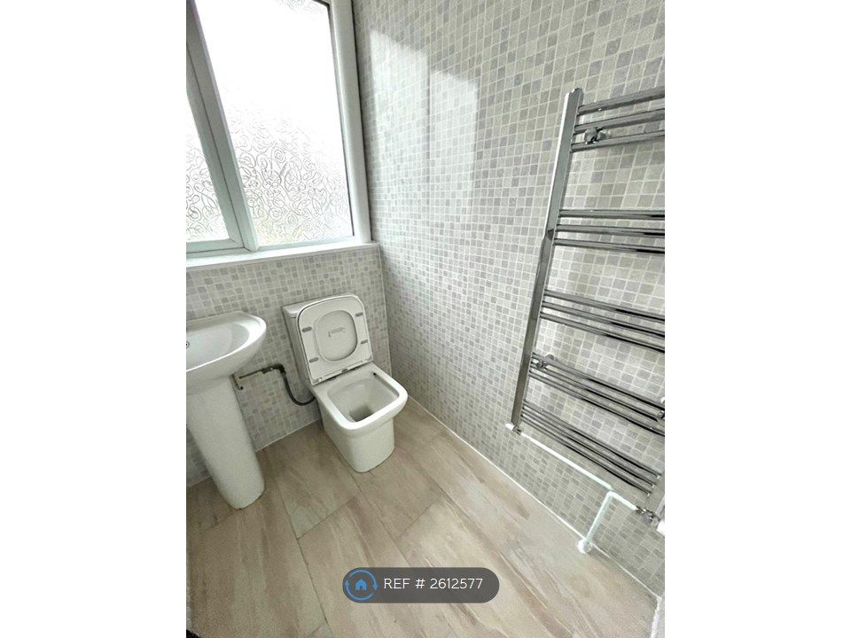Property photo 3 of 8 Shower Room