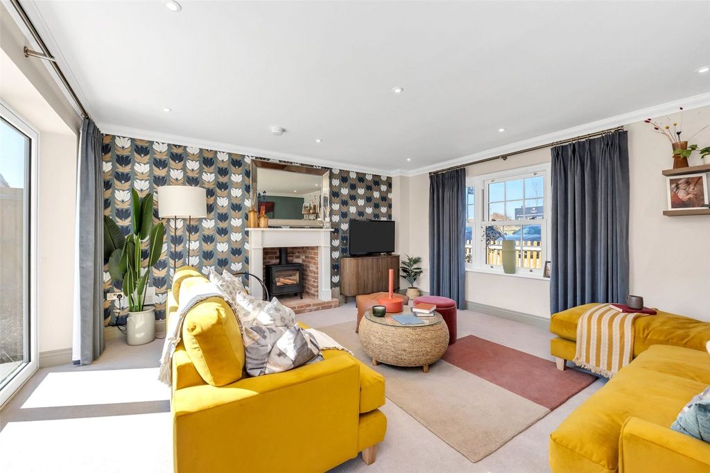 Property photo 3 of 11 Picture No. 01