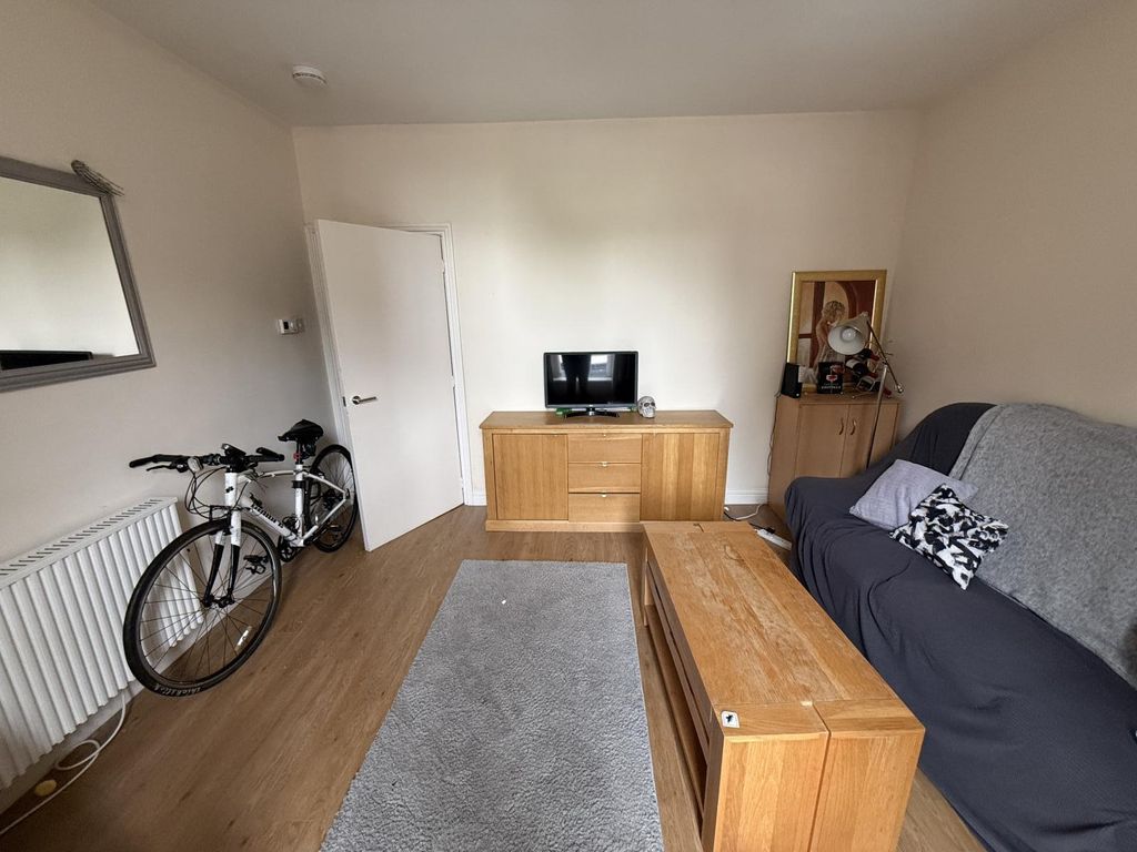 Property photo 2 of 9 Gallery