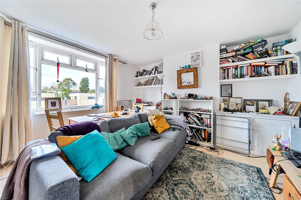 Property photo 2 of 16 Picture No. 33