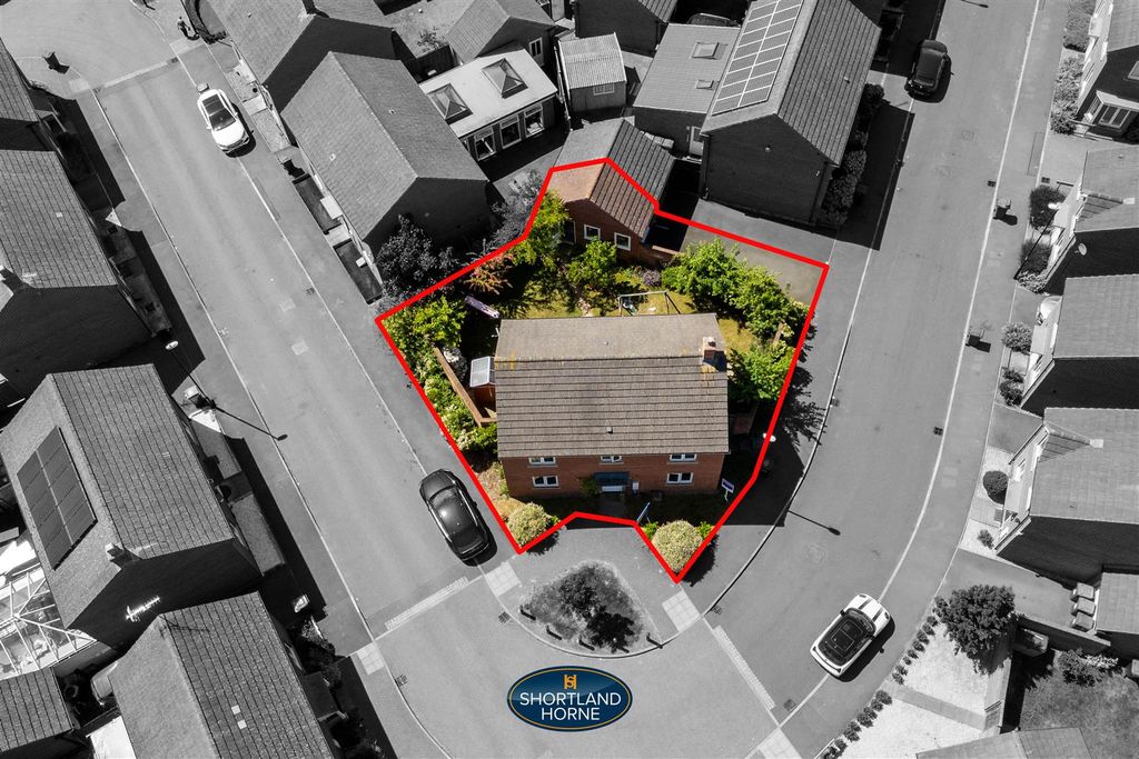 Property photo 2 of 25
