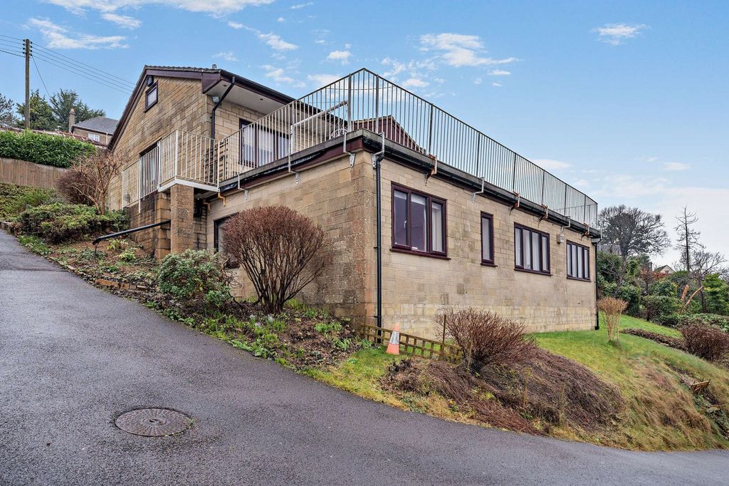 Property photo 1 of 30