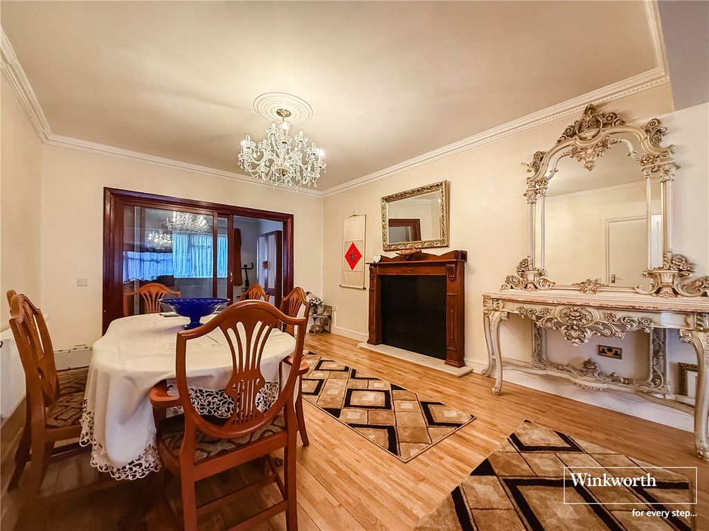 Property photo 3 of 14 Living Room