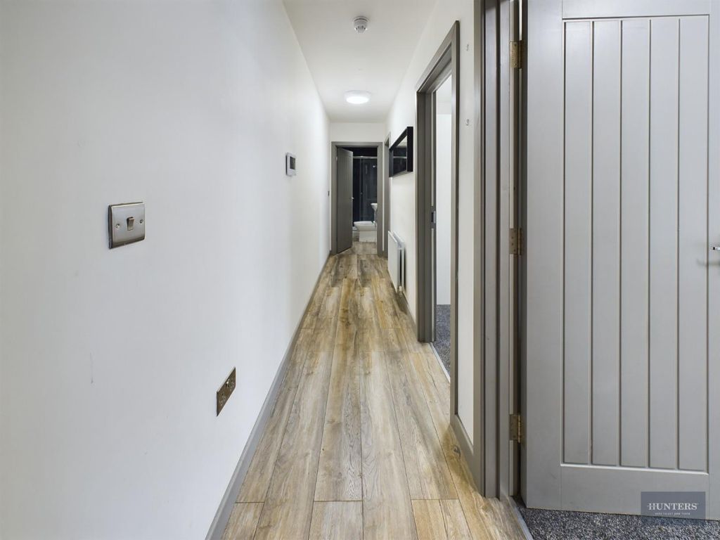 Property photo 2 of 8 Hall