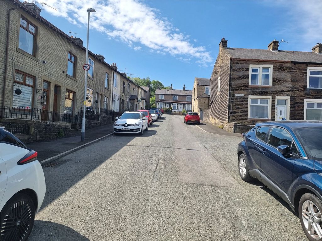 Property photo 2 of 10 Street