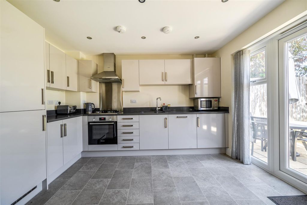 Property photo 3 of 22 1467496-12-6A118E9Fa2Fea.Jpg