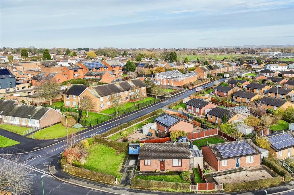 Property photo 2 of 22