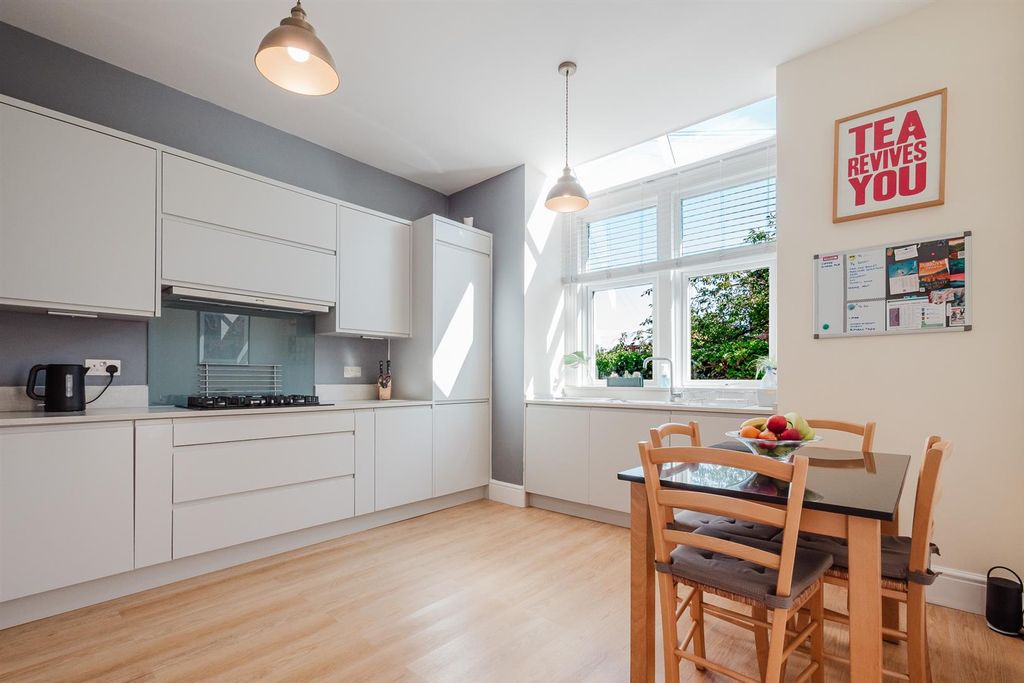 Property photo 3 of 36 Breakfast Kitchen