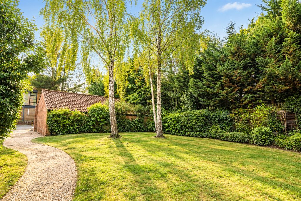 Property photo 2 of 10