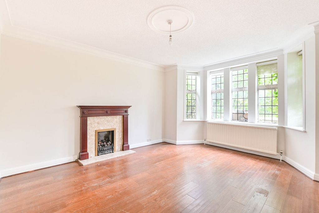 Property photo 1 of 22