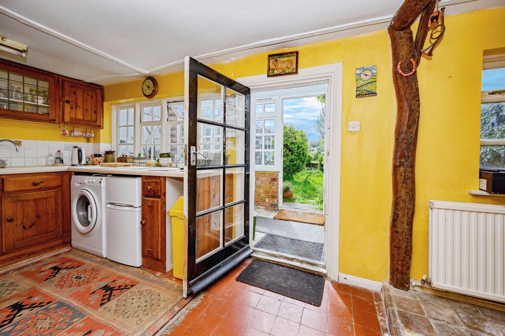 Property photo 2 of 27