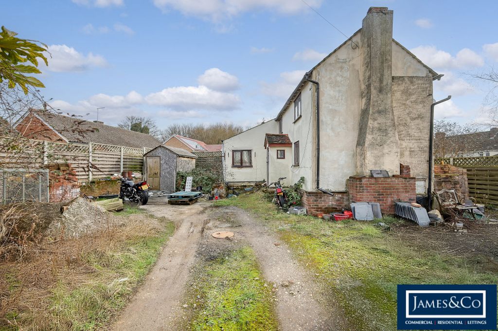 Property photo 2 of 12 Tithebarnf
