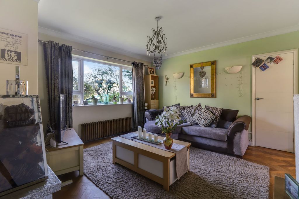 Property photo 3 of 16