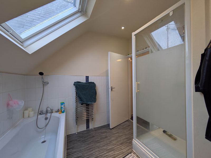 Property photo 1 of 6 Photo 5