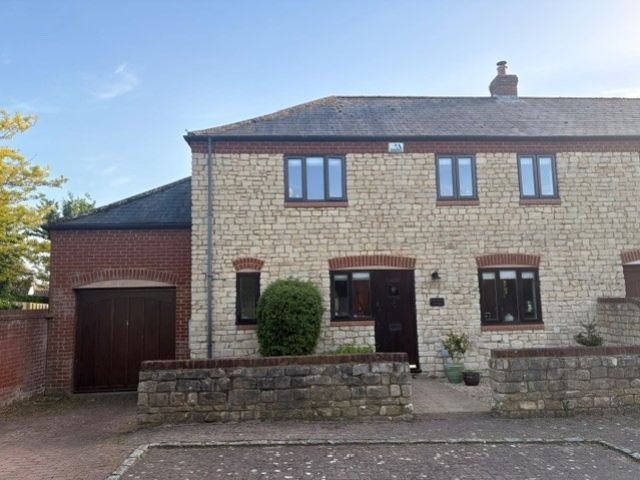 Property photo 1 of 16 Shepherds Front