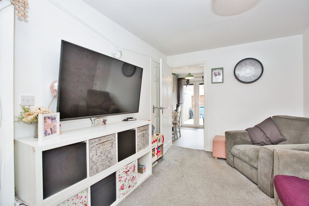 Property photo 2 of 17
