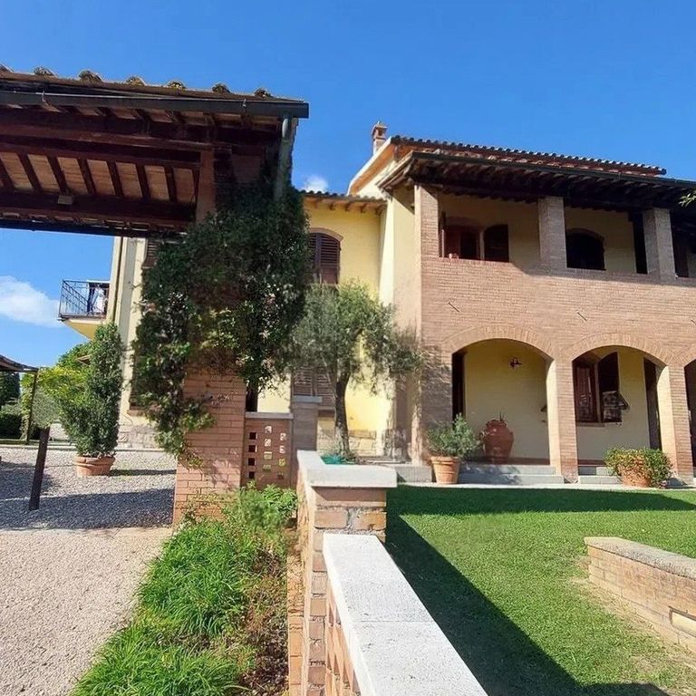 Property photo 1 of 15 Charming Villa In San Gimignano, Tuscany