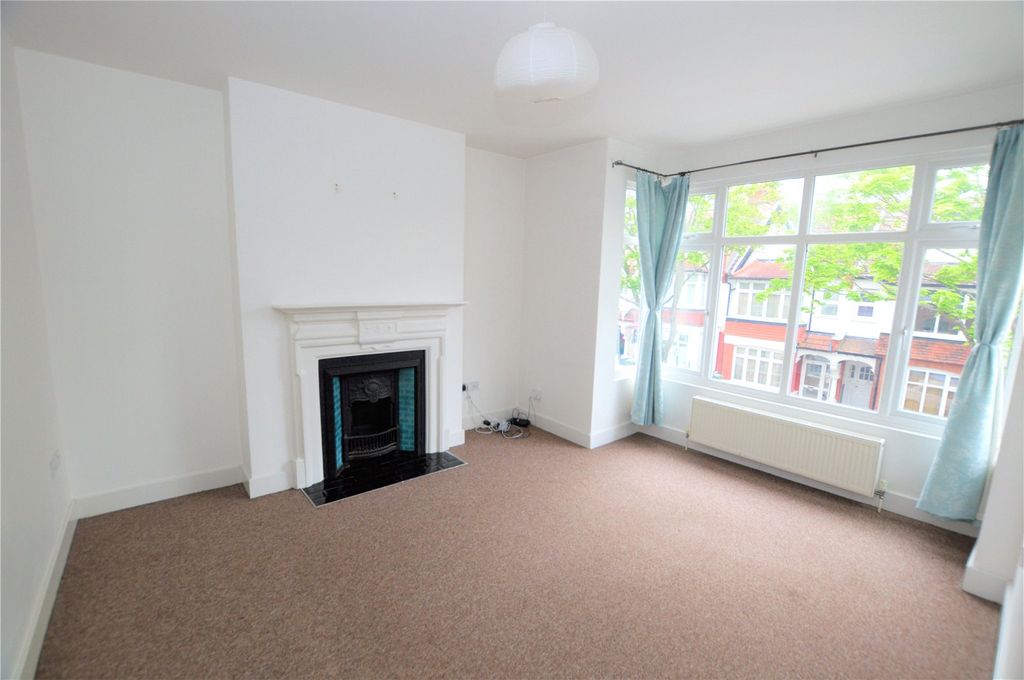 Property photo 2 of 8 Picture No. 17