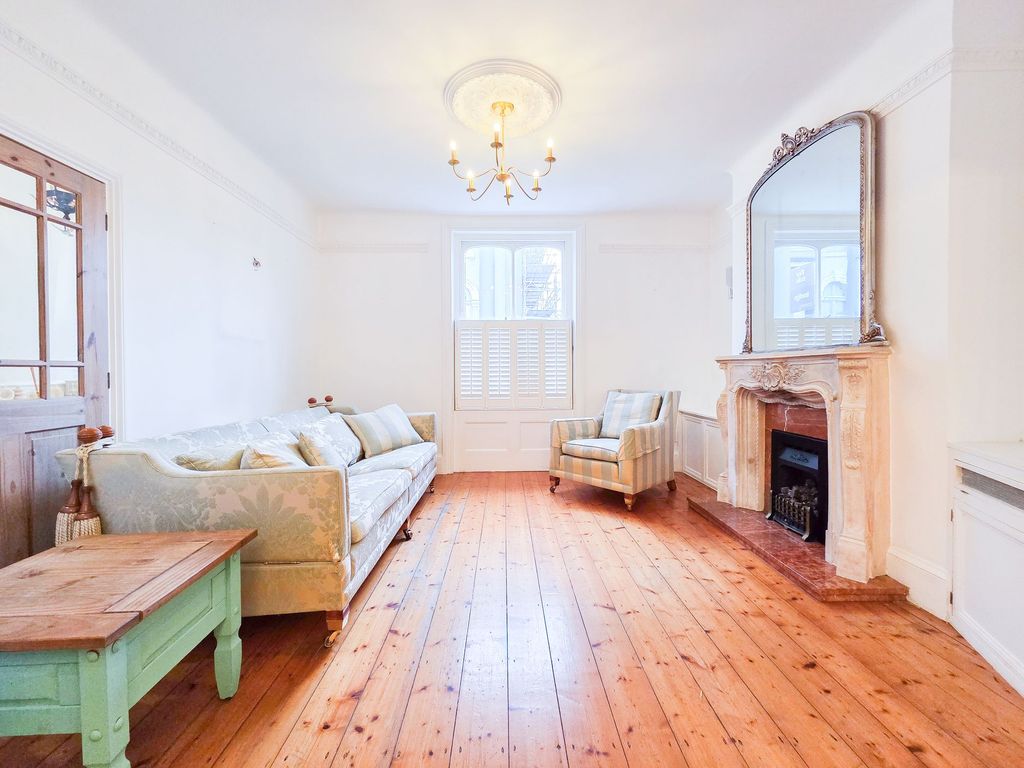 Property photo 3 of 20