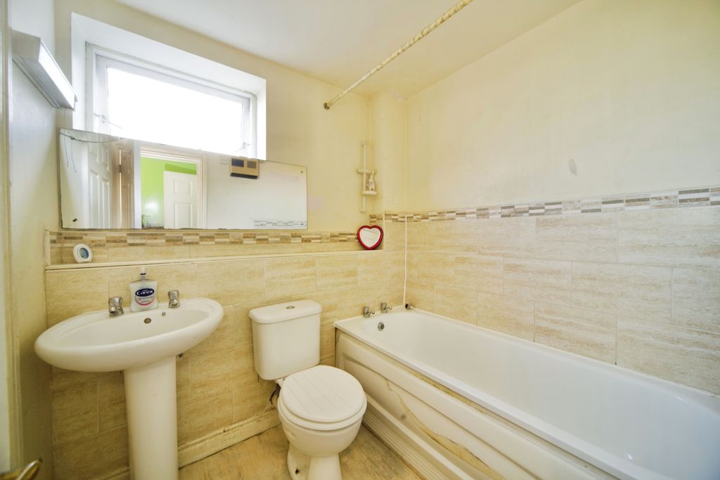 Property photo 3 of 14