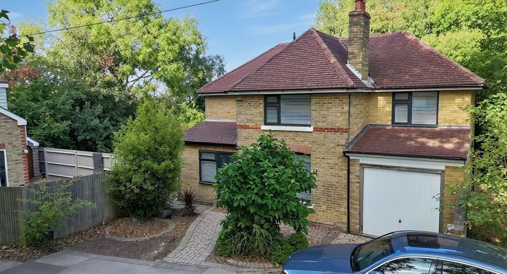 Property photo 2 of 20