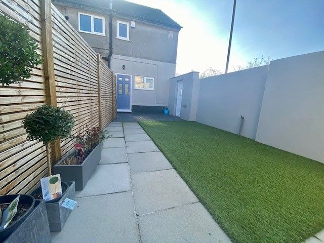 Property photo 2 of 12 Garden