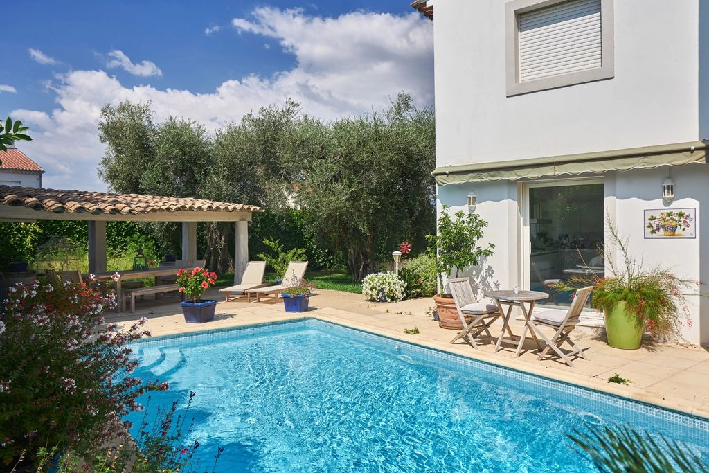 Property photo 3 of 24