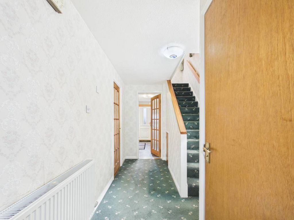 Property photo 2 of 25