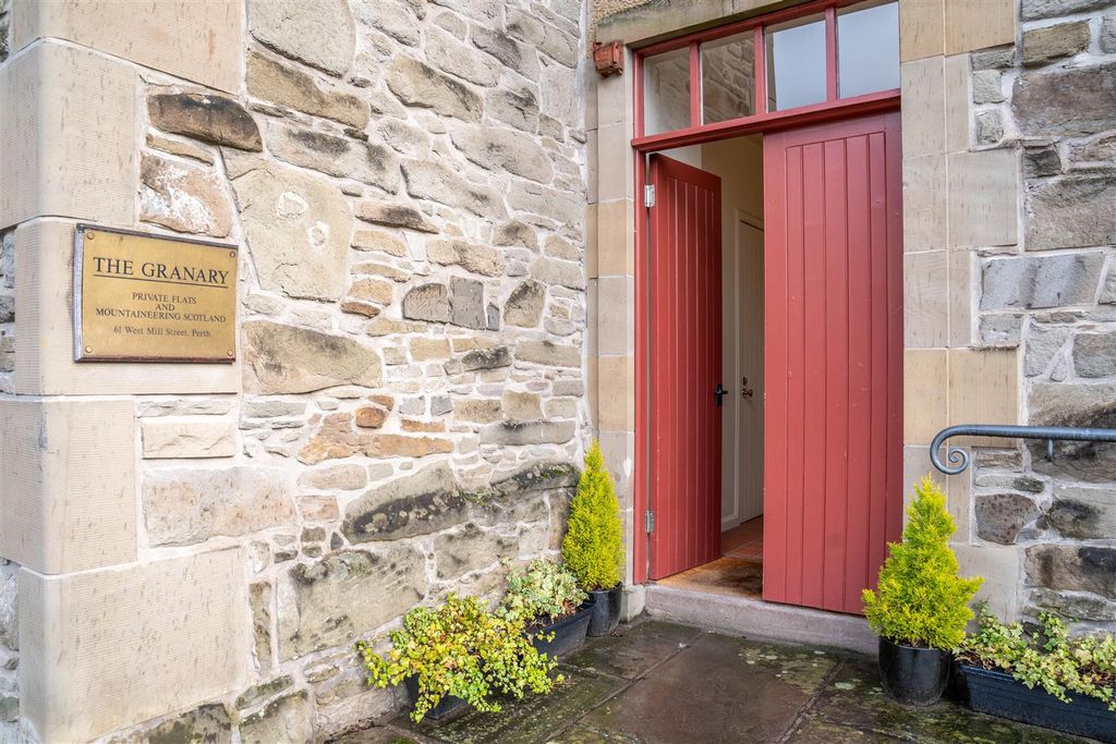 Property photo 2 of 19 Dsc09511-Hdr.Jpg