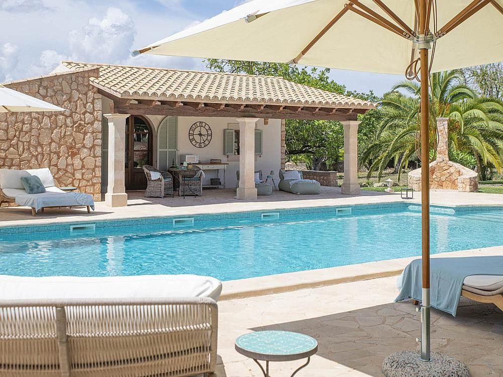 Property photo 1 of 50